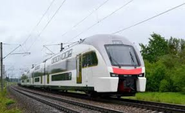 Bakı-Sumqayıt elektrik qatarını daşa basan məktəblilər saxlanılıb