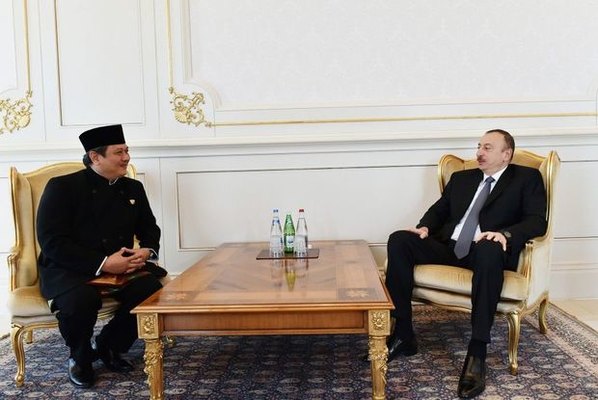 İlham Əliyev yeni səfirin etimadnaməsini qəbul etdi