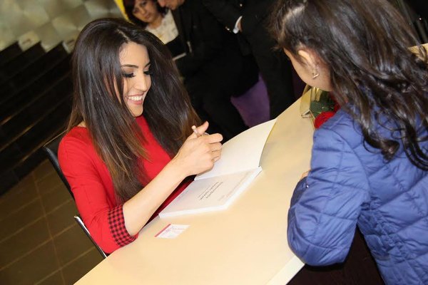 Cəlalə Nəzəroğlunun imza günü baş tutdu