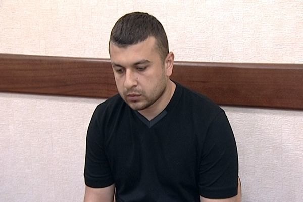 “Facebook”da silah “satan” tutuldu