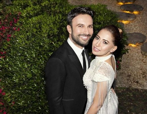 Tarkan evləndi