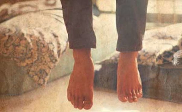 25 yaşlı gənc özünü mətbəxdə asdı