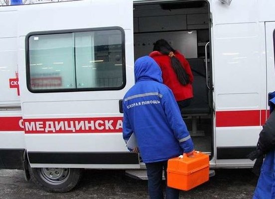 Moskvada ana iki yaşlı uşağı ilə özünü səkkizinci mərtəbədən atdı