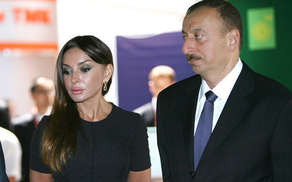 Prezidentlə xanımı cəbhəboyu rayonlarda olub