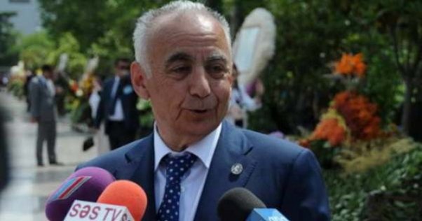 İki icra başçısının gözü Hacıbala Abutalıbovun kreslosunda