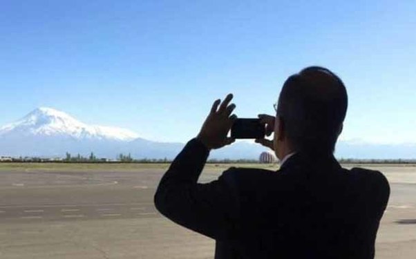 Lavrov İrəvanda niyə o dağın fotosunu çəkib?