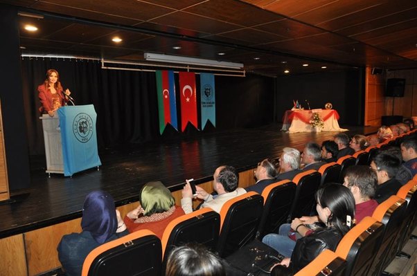 Millət vəkili ön cəbhədə baş verənlərlə bağlı Türkiyədə konfrans verərək