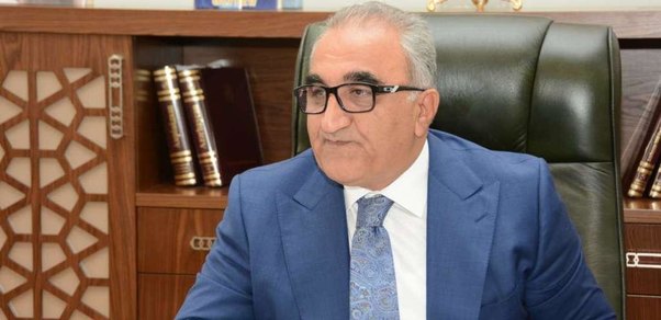 Ədalət Muradov Şəmsəddin Hacıyevə rəhmət oxutdurur