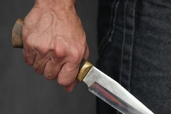 Ər arvadı və baldızını bıçaqladı