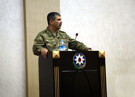 Zakir Həsənov cəbhə zonasında xidmət aparan zabitlərə göstəriş verdi