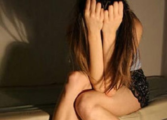 Ata 14 və 15 yaşlı qızlarına təcavüz etdi