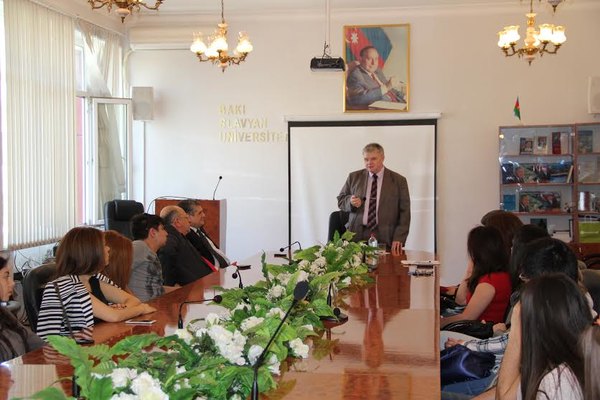 Rusiyalı alim Bakı SlavyanUniversitetindəelmi-praktik seminar keçirib