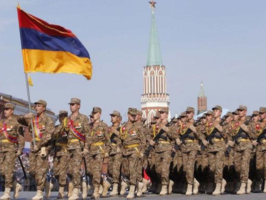 Erməni hərbçilər Moskvaya yollanır