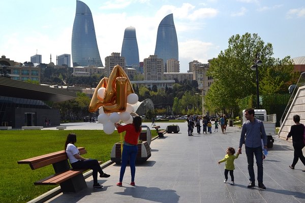 Sabah əsl gəzməli hava olacaq