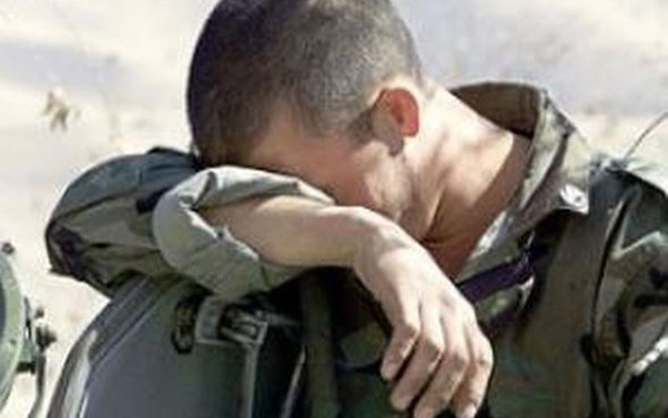 Ermənistanda əsgərlər 2 hərbçini güllələyərək