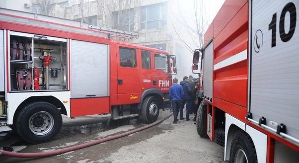 Bakıda yanğın: 17 nəfər təxliyə olundu