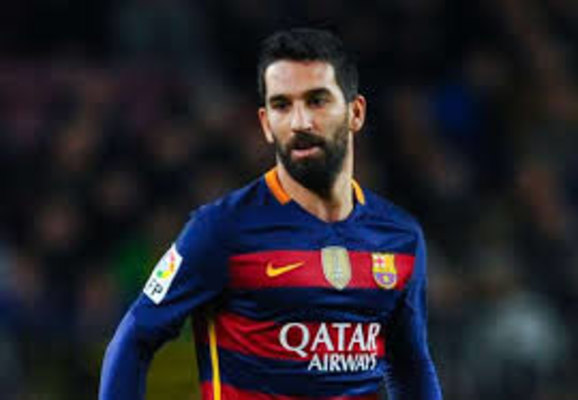 Arda Turan Azərbaycana dəstək oldu