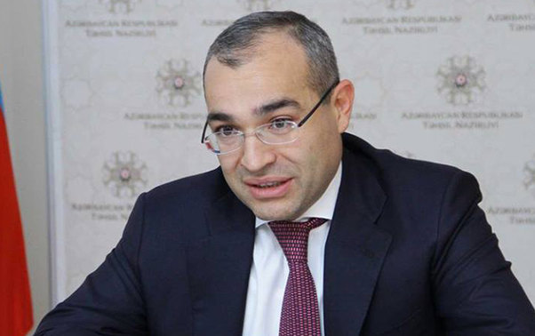 Nazir mübahisəli məsələdən danışdı