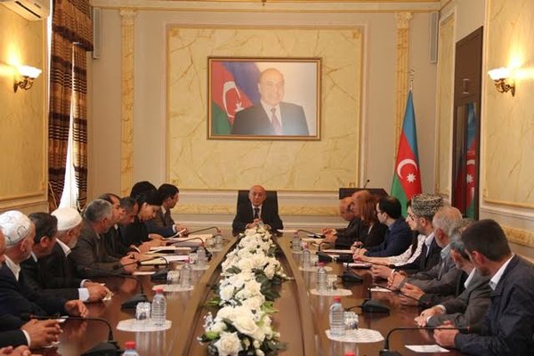 Yeni qeydiyyatdan keçmiş 24 dini icmaya şəhadətnamələr təqdim olunub