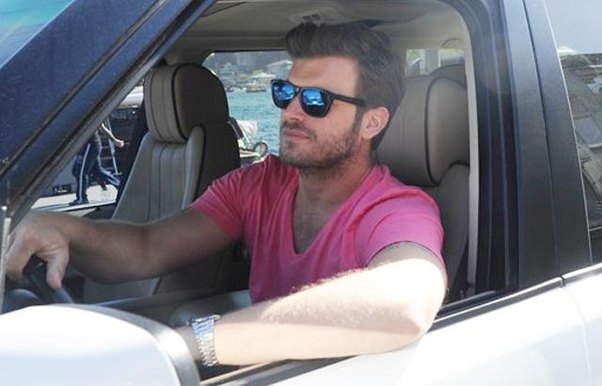 Kıvanç Tatlıtuğ əməliyyatdan sonra