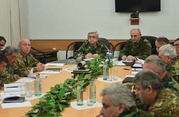 Sarkisyan Qarabağda generalları topladı
