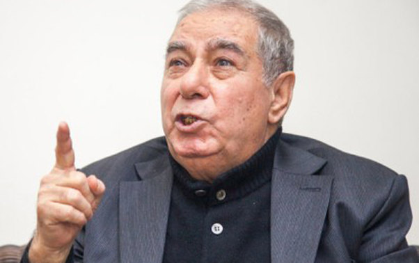 Əkrəm Əylisli Azərbaycandan qaçmaq istəyib