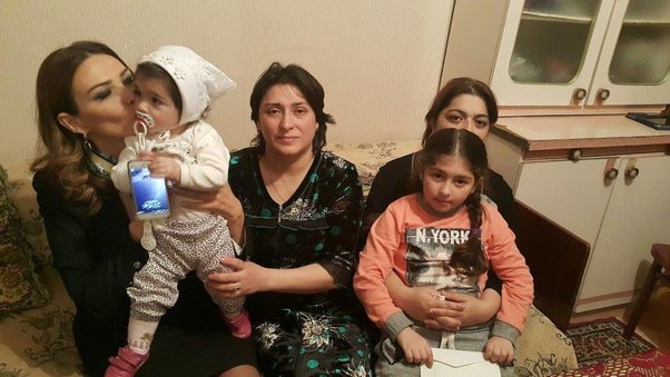 Keşkə dünyanın bütün dillərində mən səni sevirəm deyə bilsəydim....