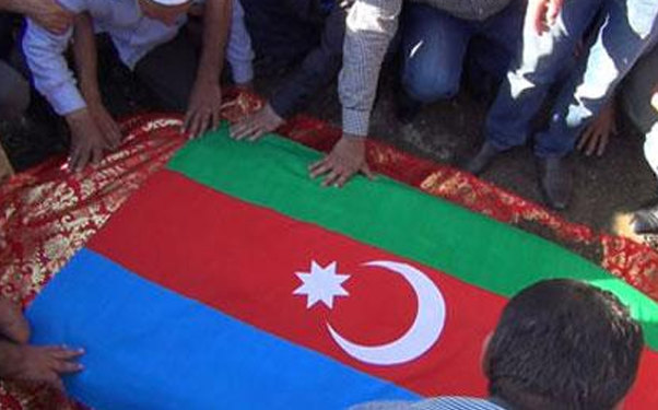 Şəhidin nəşi evinə gətirildi