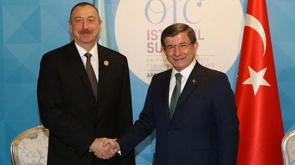 İlham Əliyev Əhməd Davudoğlu ilə görüşdü