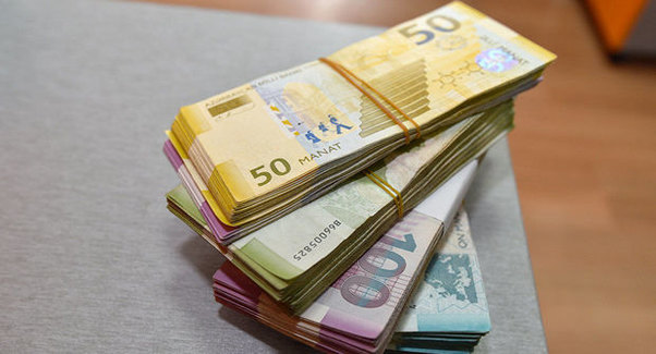Azərbaycanda orta aylıq əmək haqqı nə qədərdir?