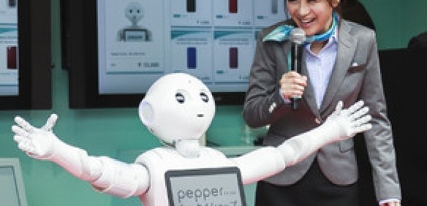 Robot dünyada ilk dəfə məktəbə qəbul edilib