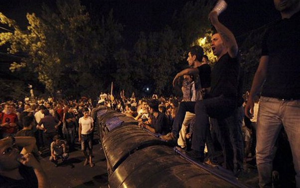 “Bu, ləyaqətsizlik və satqınlıqdır” -