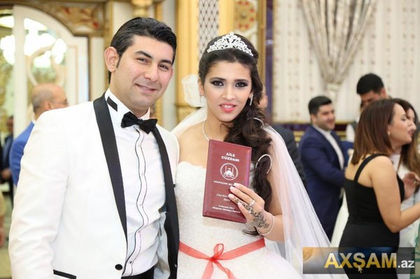Əməkdar artistin qızının toyundan