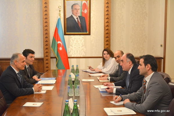 Elmar Məmmədyarov Qulam İsakzaini qəbul edib