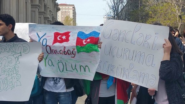 Əli Kərimliyə qarşı gənclərin növbəti etirazı