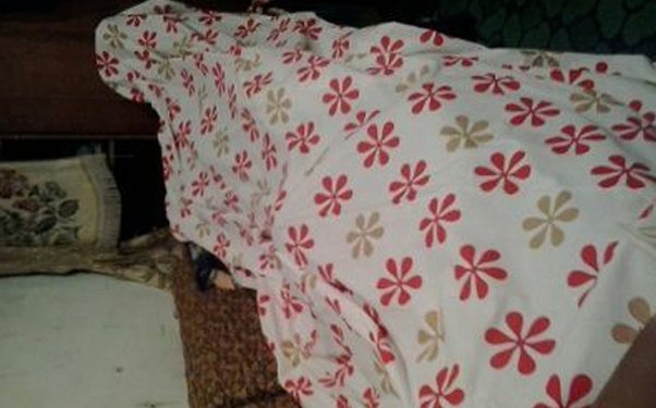 Zirzəmidə yaşayırdı,