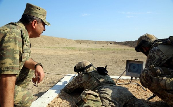 Zakir Həsənov xüsusi təyinatlıların təlimində