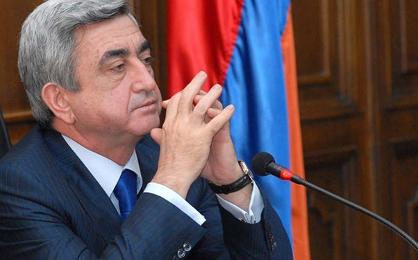 Sarkisyan Ter-Petrosyanın evinə getdi