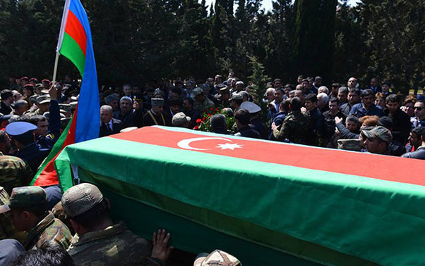 Şəhidimiz dəfn olunur