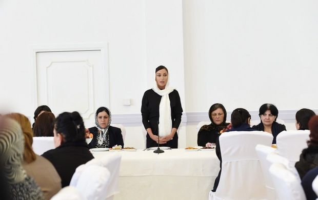 Birinci xanım: Mən bir ana kimi sizin qarşınızda baş əyirəm