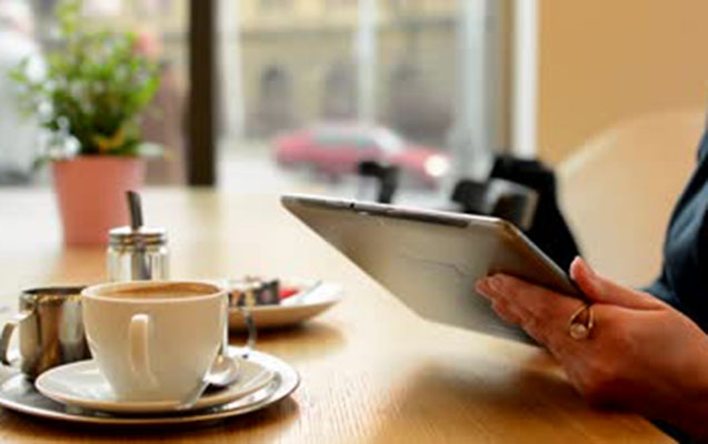 Kafe rəhbəri hesaba görə qadın turistlə dava etdi