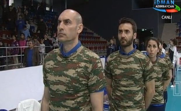 Voleybolçularımız oyuna hərbi geyimdə çıxdılar