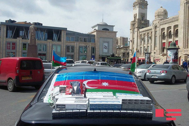 Bakıda əsgərlərə yardım yığılır