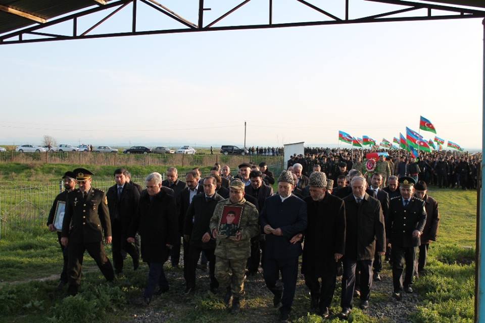 Biləsuvarda şəhid əsgər torpağa tapşırıldı