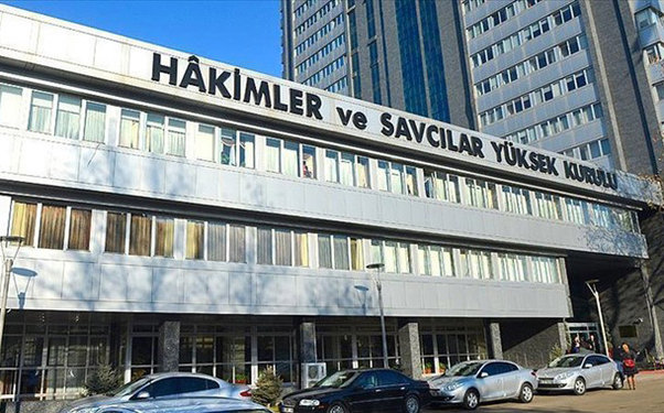 Türkiyədə 648 hakim və prokuror işdən qovuldu