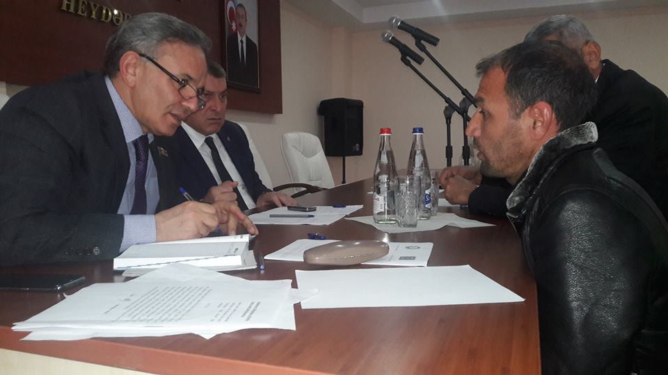 Milli Məclisin deputatı Əflatun Amaşov seçicilərlə görüşdü