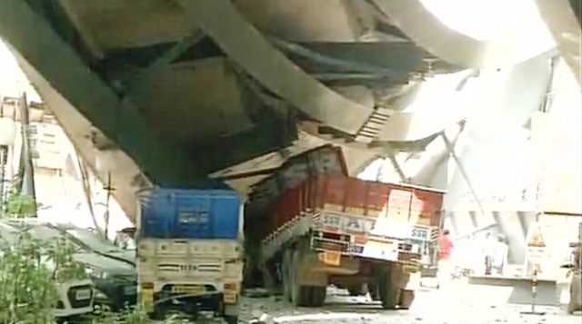 Hindistanda körpü çökdü