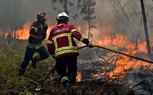 Madeyra yanır: Ölənlər var