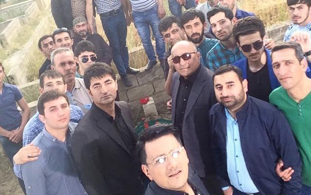 Başdaşı ilə selfi...