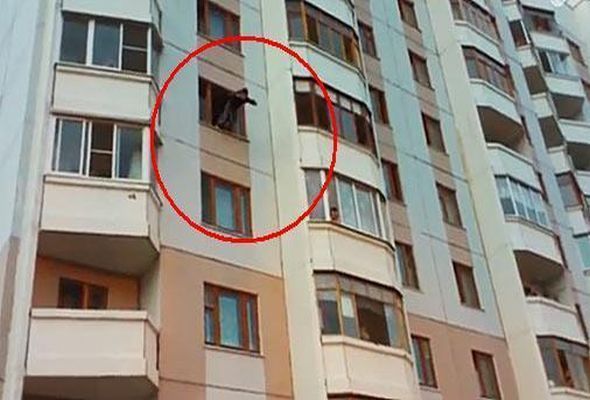 Bakıda tibb bacısı özünü 7-ci mərtəbədən atdı